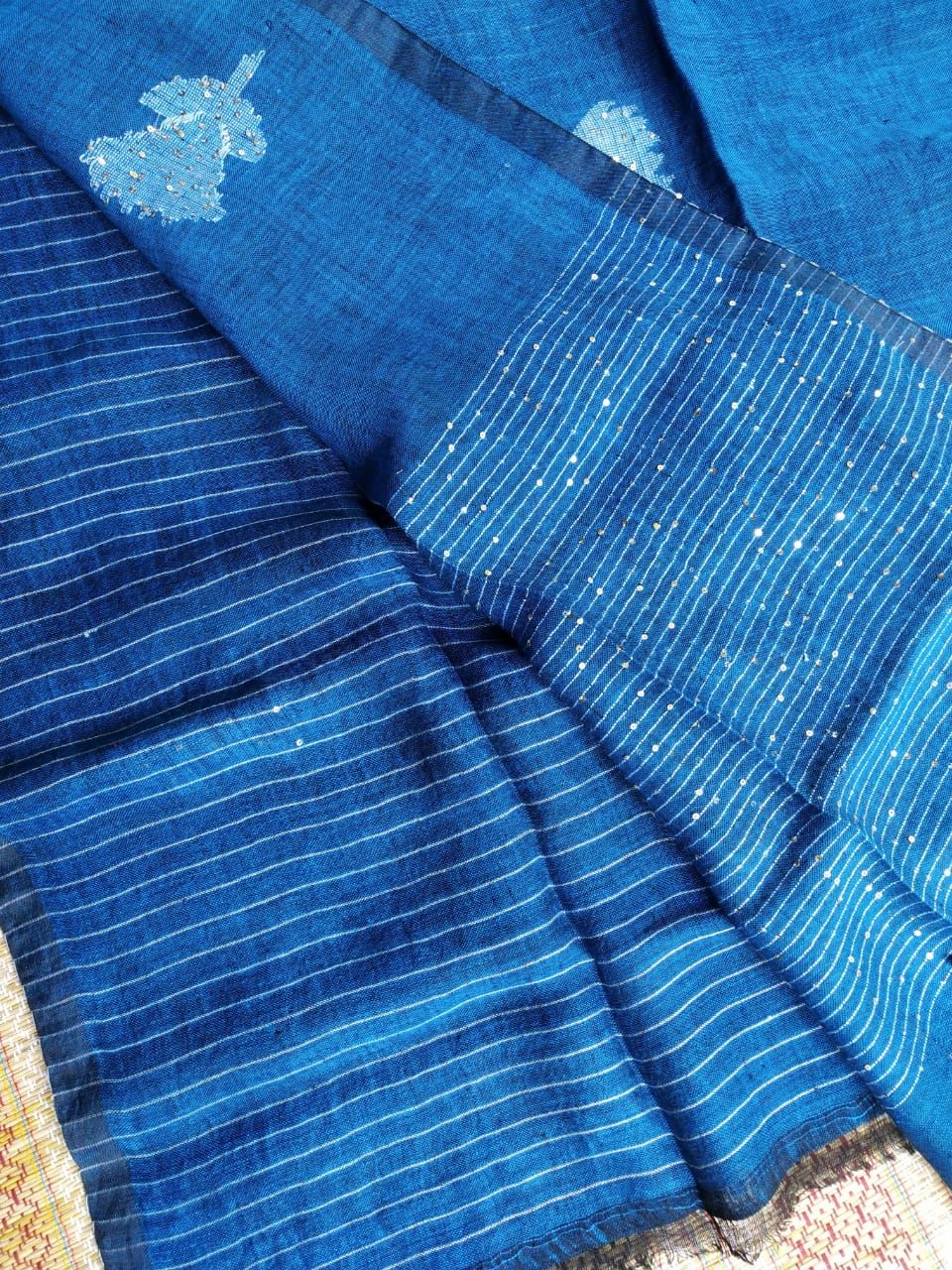Linen Jamdani Handweaved Sequin Saree