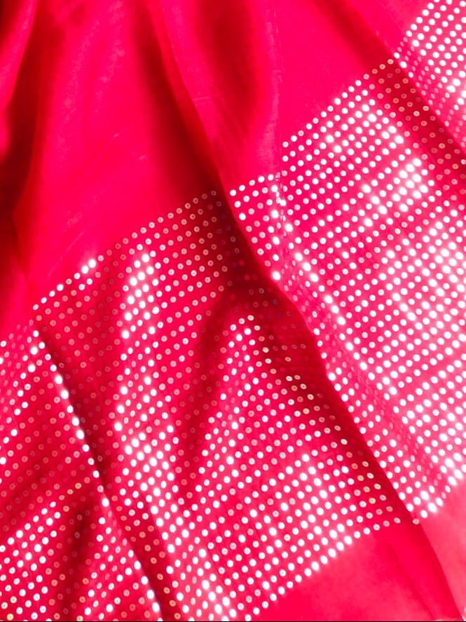 Red Pure Muslin Sequinced Jamdani Saree with Matka Silk Blouse Piece