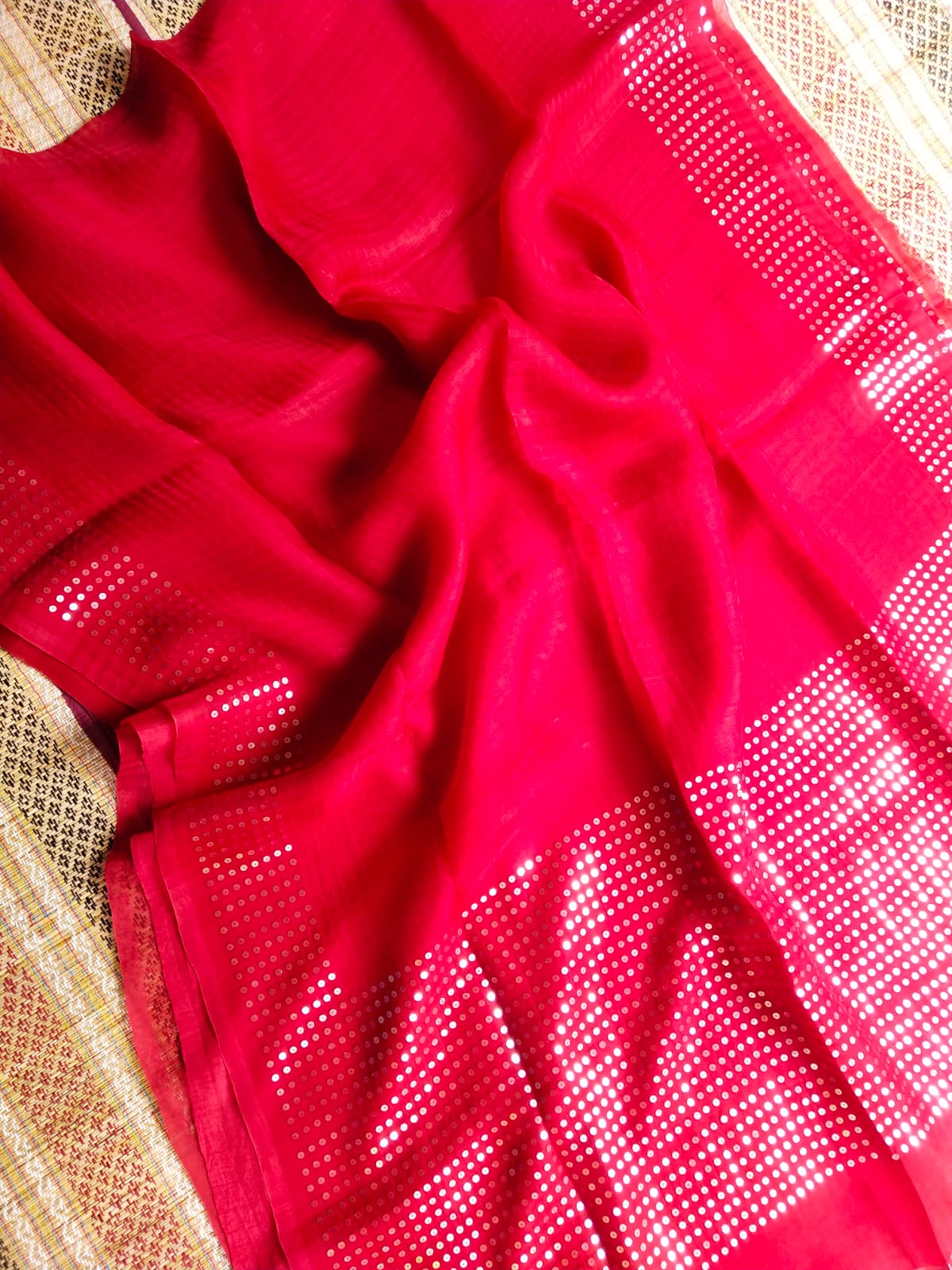 Red Pure Muslin Sequinced Jamdani Saree with Matka Silk Blouse Piece