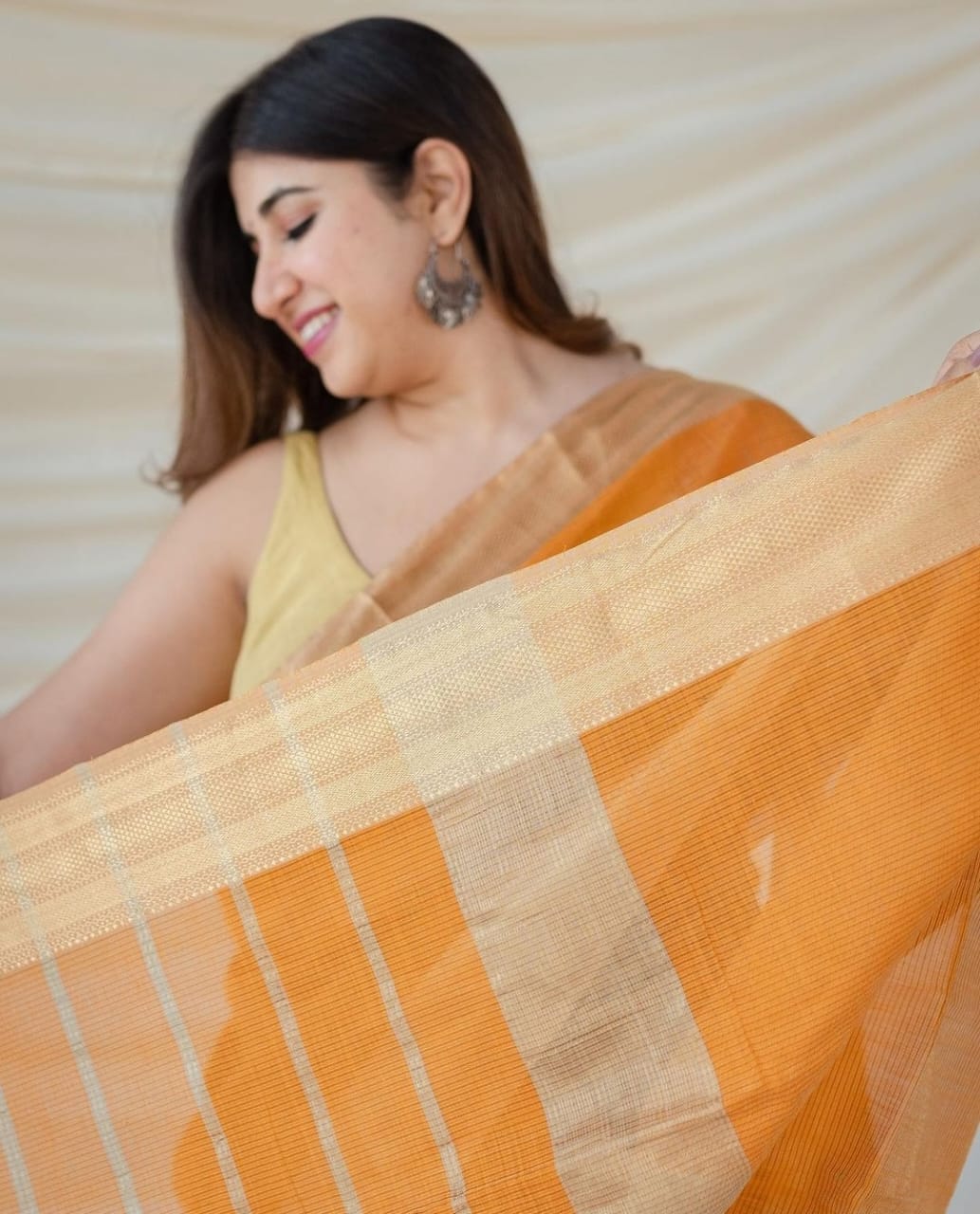 Handloom Maheshwari Tissue Zari Border