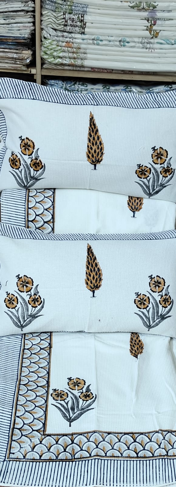 Handblock Printed Handloom Bedcovers With 2 Pillow Covers