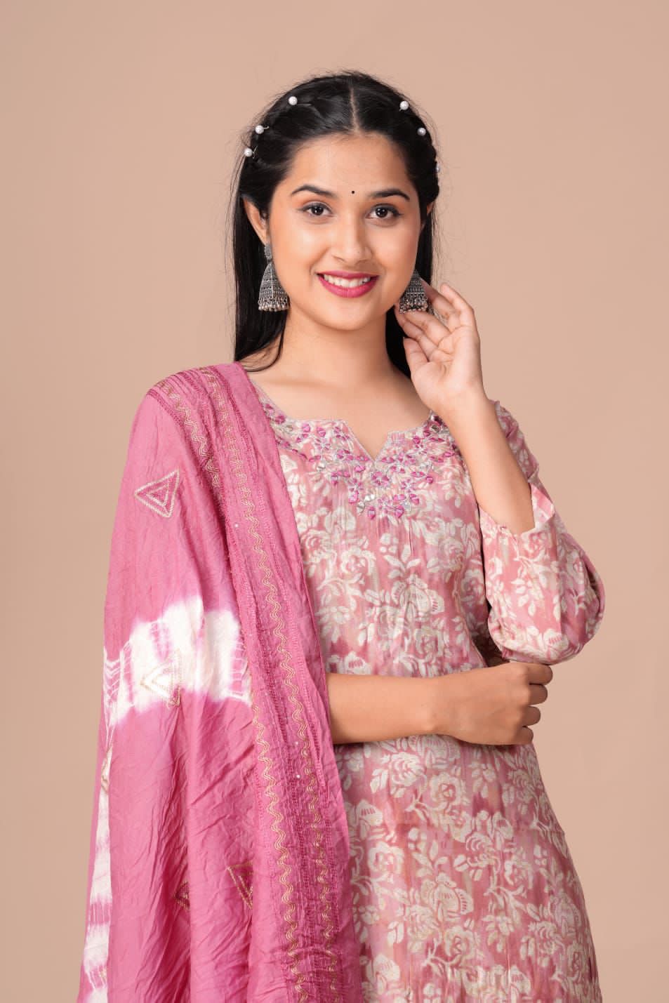 Musslin Silk Kurta and Pant with Nazmin Dupatta