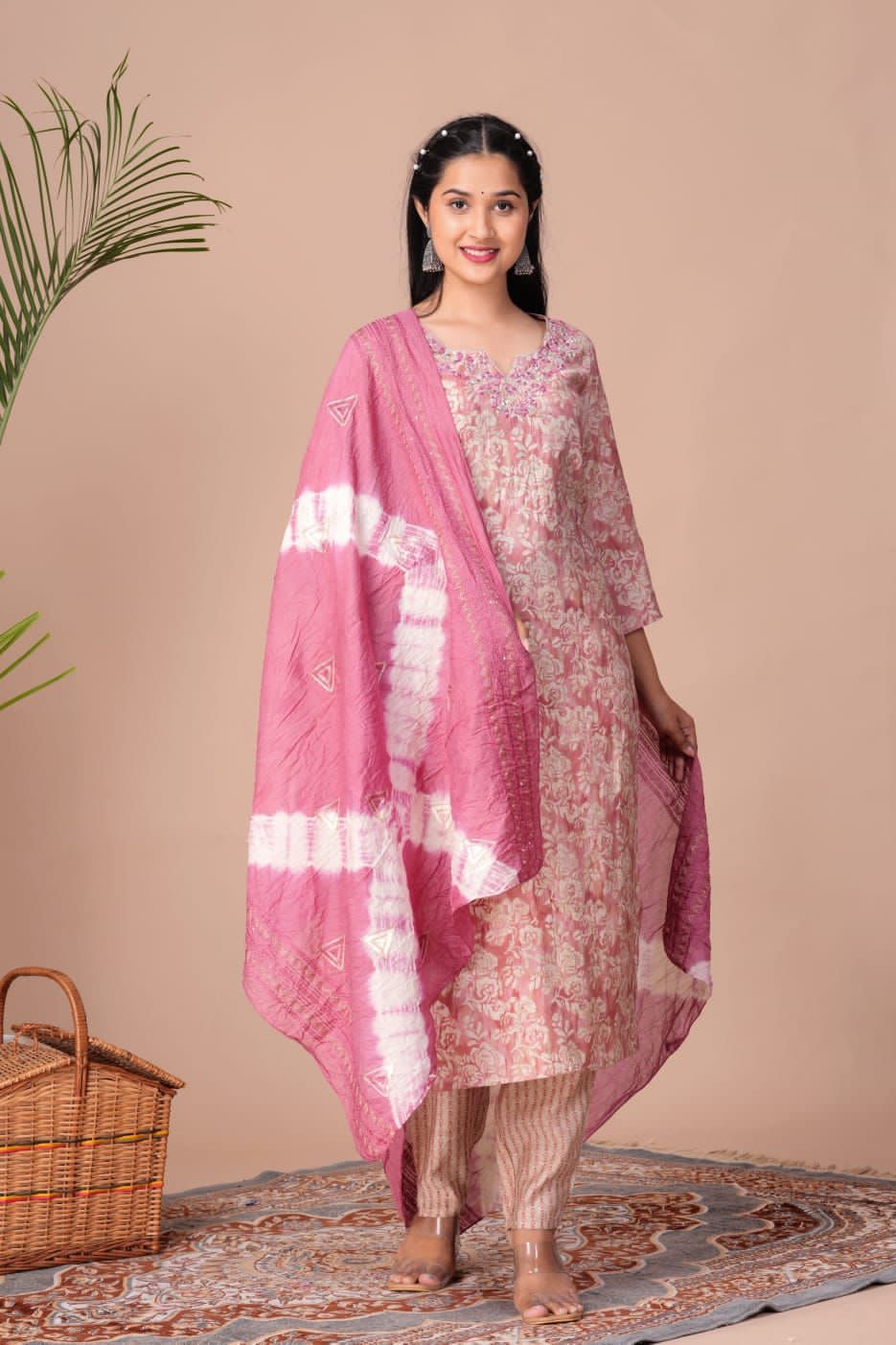 Musslin Silk Kurta and Pant with Nazmin Dupatta