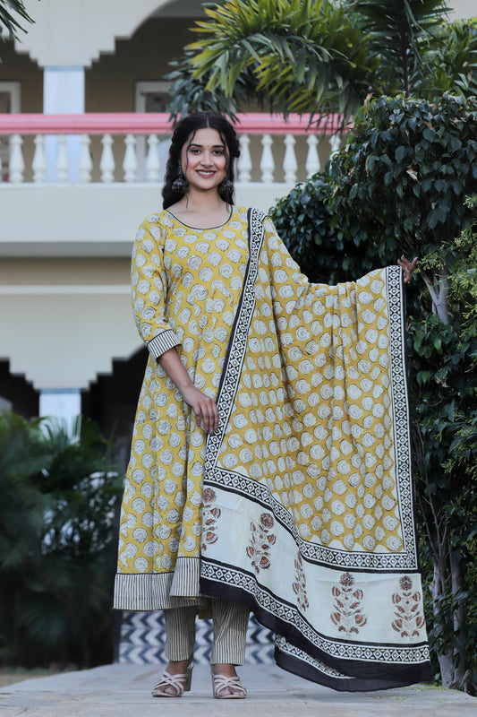 Anarkali Kurti ,Pant With Mulmul Dupatta Hand block printed