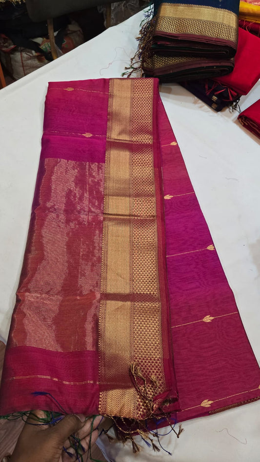 Pure Handloom Silk Cotton Maheshwari Shaded Zari Line Saree with Dipak Buti