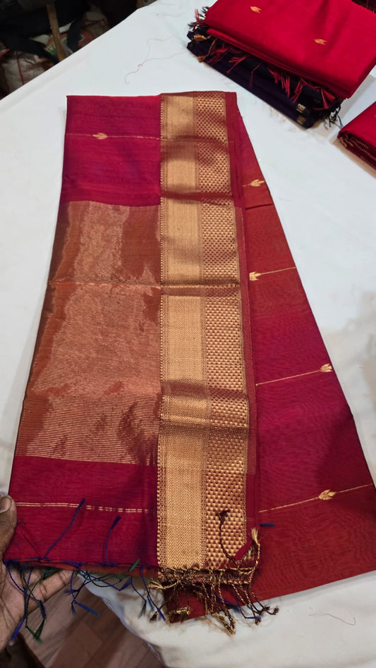 Pure Handloom Silk Cotton Maheshwari Shaded Zari Line Saree with Dipak Buti